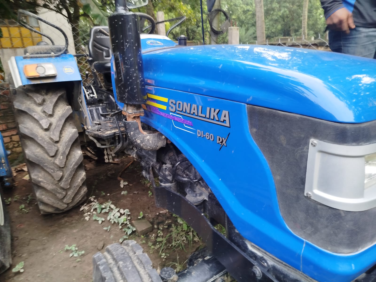 Left view - Sonalika DI 60 Rx Supreme